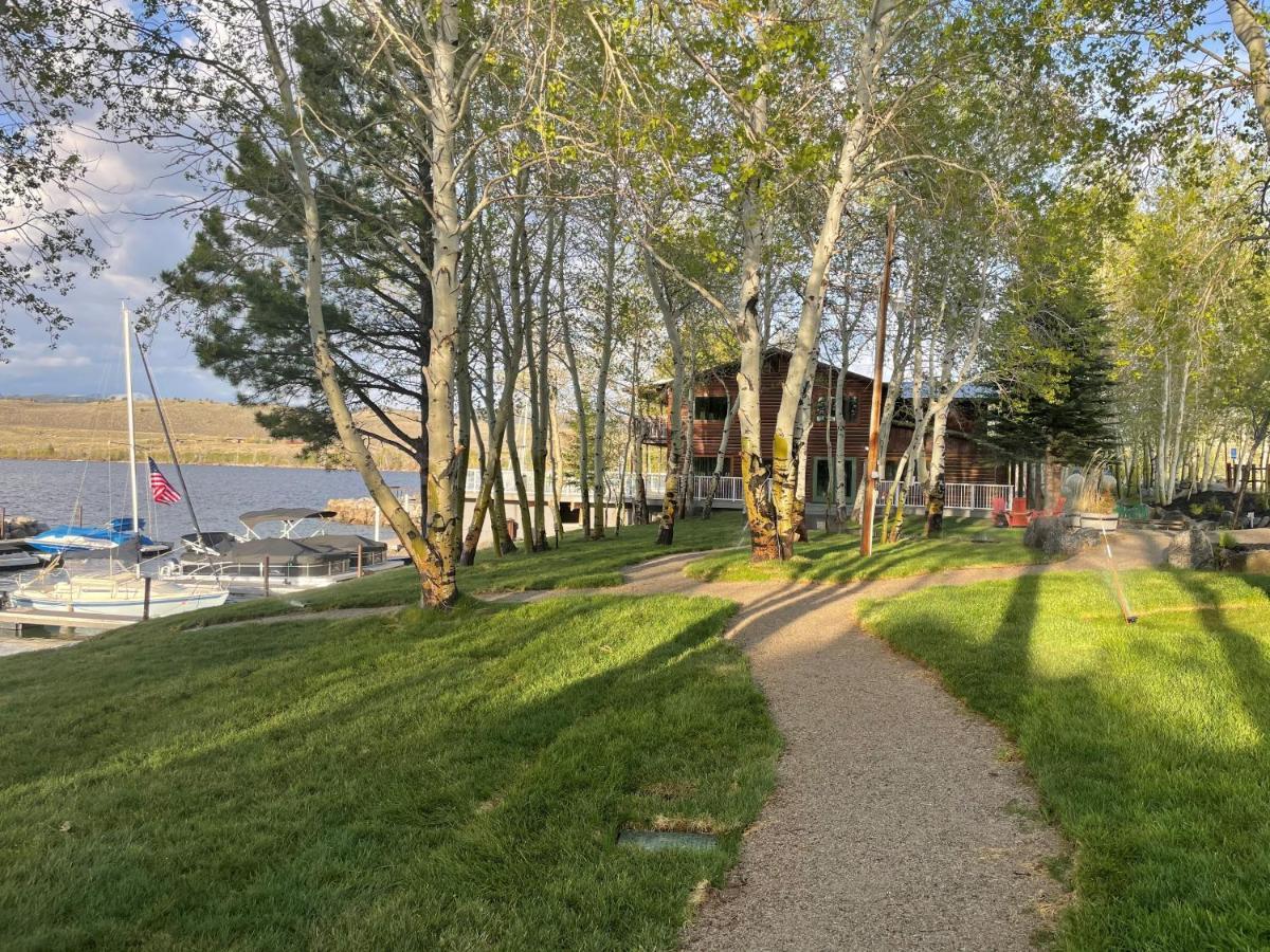 Lakeside Lodge Resort And Marina Pinedale Exterior photo